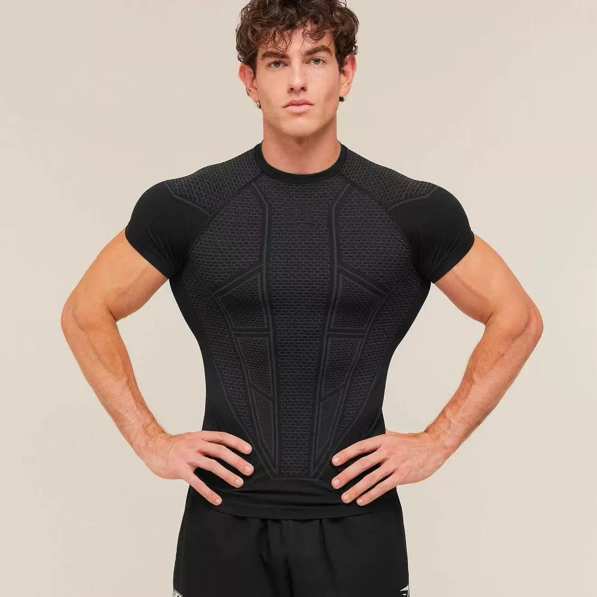 Essential Engineered Panel Seamless Training Short Sleeve – Jet Black Solid